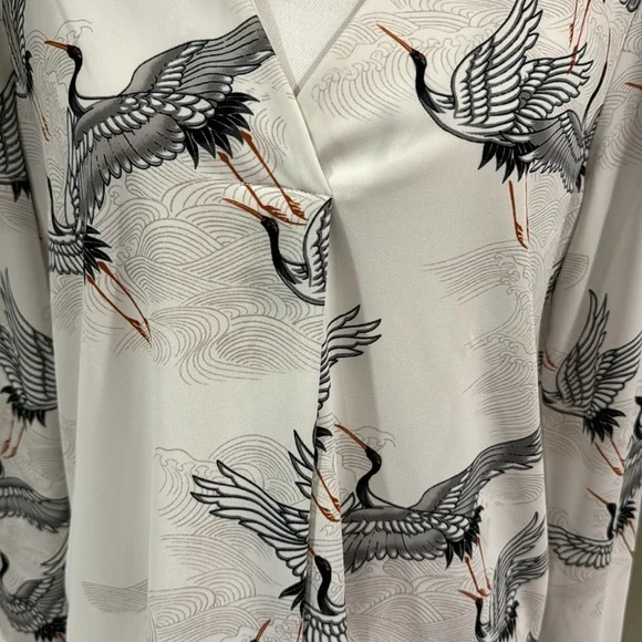 Ann Taylor Factory Flying Cranes V-neck Long-Sleeve Blouse, Size LP - Picture 4 of 10